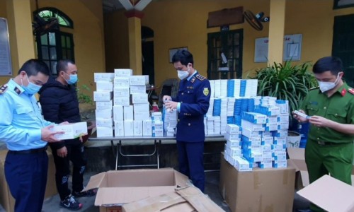Hưng Yên: Phát hiện và bắt giữ số lượng lớn kit test và 'thuốc điều trị' Covid-19 nhập lậu